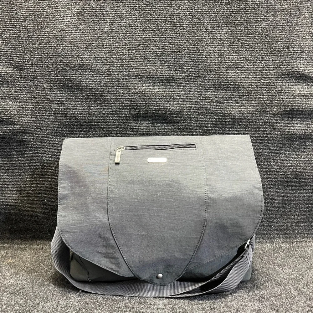 Baggallini Neighborhood laptop messenger bag‎ Gray Nylon Crossbody Shoulder Bag